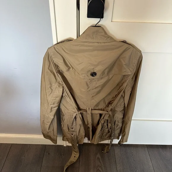Burberry Trench Coat Waterproof in chestnut - Picture 2 of 3